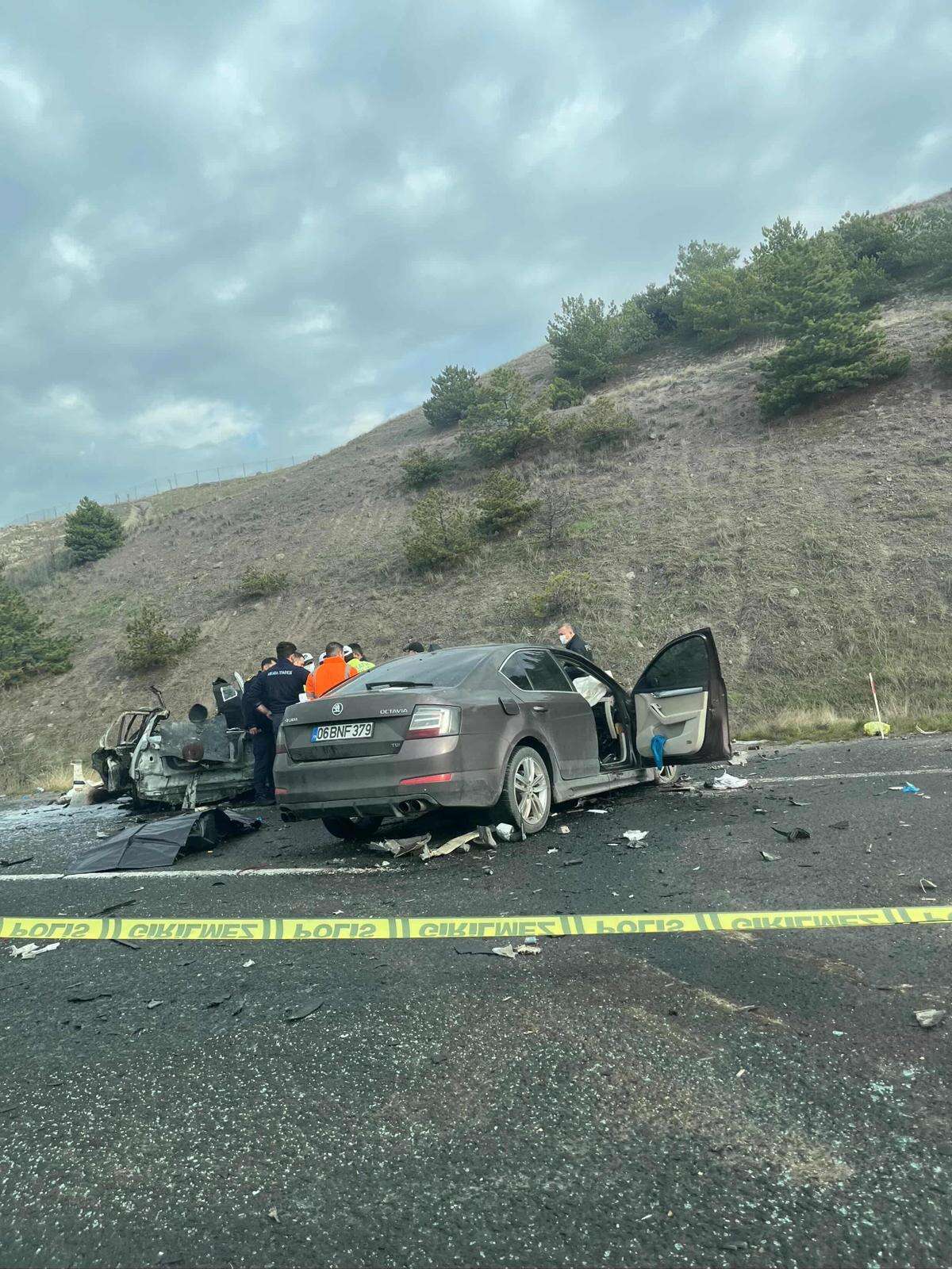 Ankara’daki ters yön faciasında ölen 5 kişi toprağa verildi 1